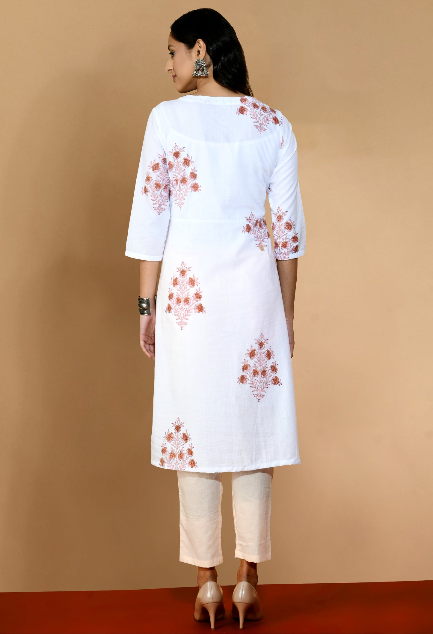Peaches V-neck Kurta with Pants#3